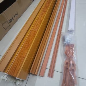 Cửa Xếp Nhựa Cao Cấp Mẫu Màu Gỗ Vàng 19 z5631900345078 d5a954558d198947b2911df2661b6298