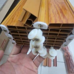 Cửa Xếp Nhựa Cao Cấp Mẫu Màu Gỗ Vàng 18 z5631900345447 519b49570f6f5b86bc39ec21163d5e67